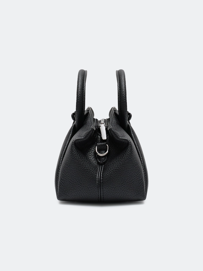 Cумка из эко кожи с акцентным обвесом