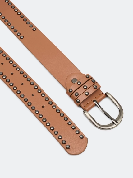 Широкий ремень с декоративными заклепками