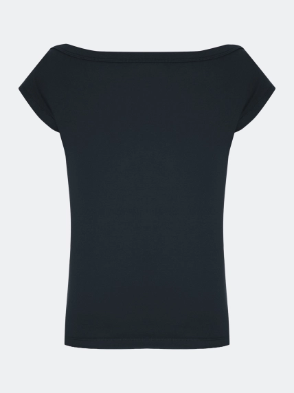 Базовая приталенная футболка