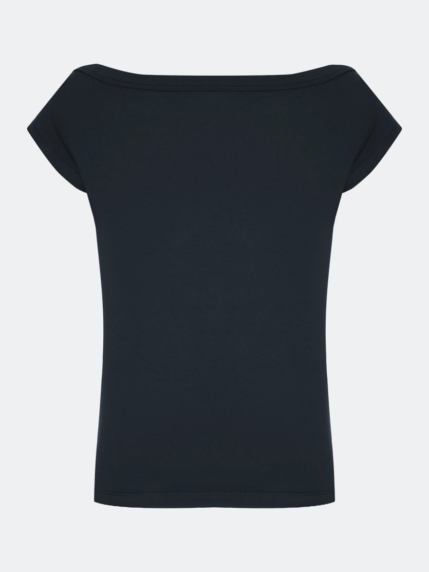 Базовая приталенная футболка