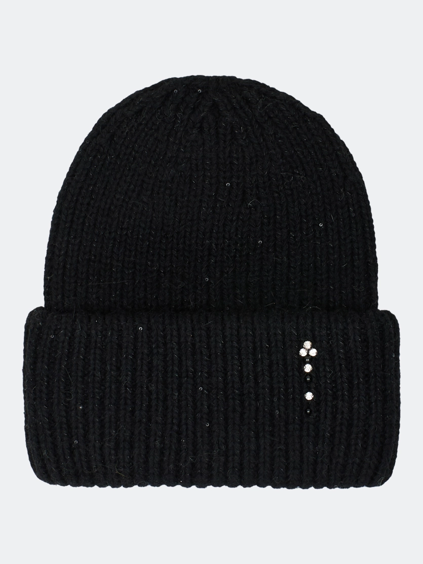 Шапка бини с минималистичным декором