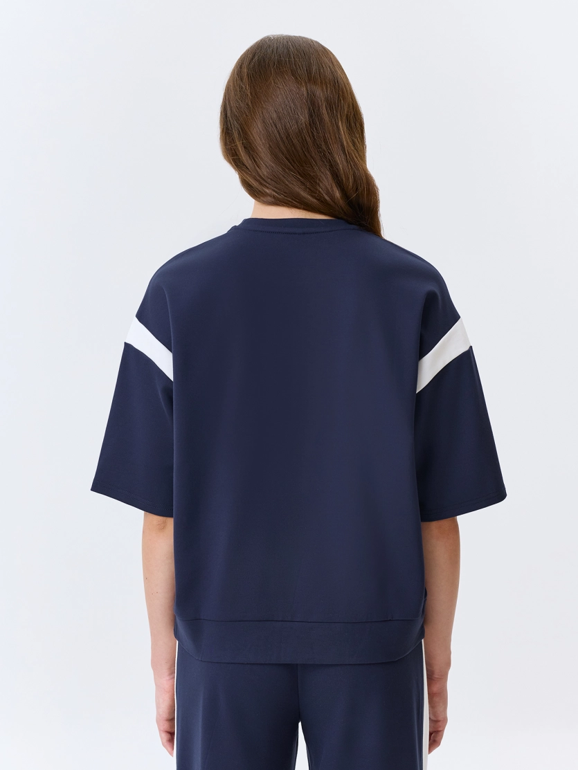 Джемпер с контрастными вставками