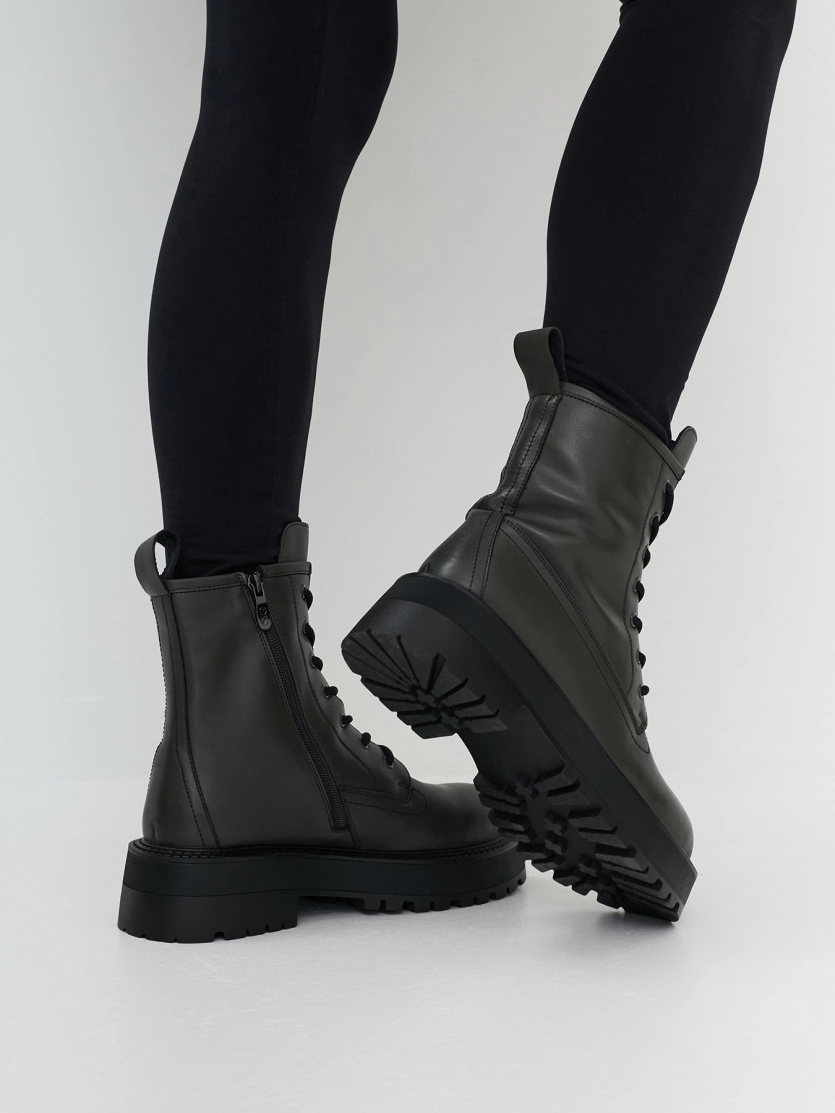 Утепленные ботинки из натуральной кожи