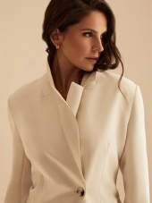 Асимметричный однобортный жакет