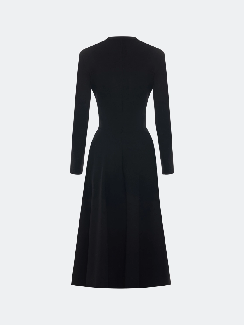 Приталенное трикотажное платье