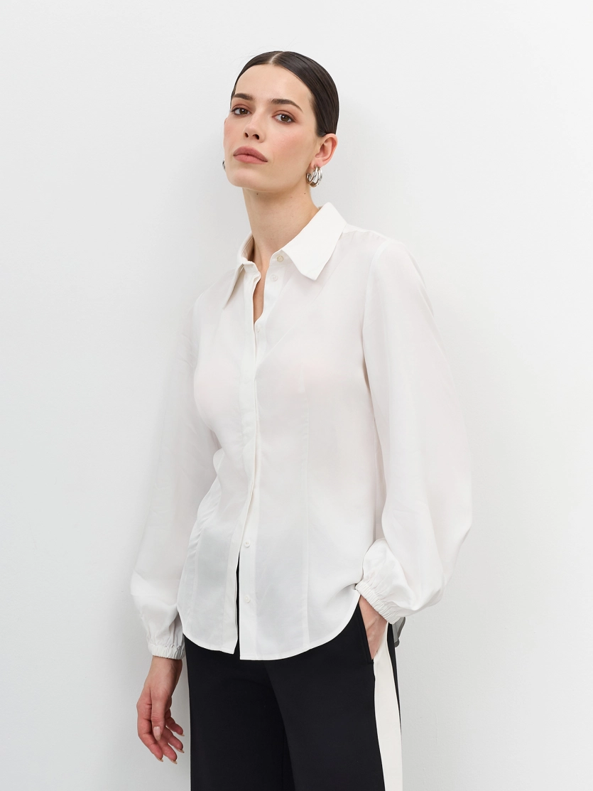 Блузка с объемными рукавами