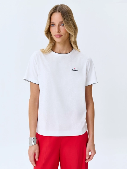 Футболка из тенселя с деликатной вышивкой