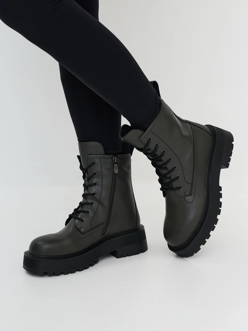 Утепленные ботинки из натуральной кожи