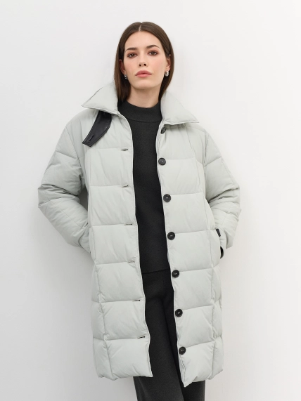 Стеганое пальто с контрастной фурнитурой