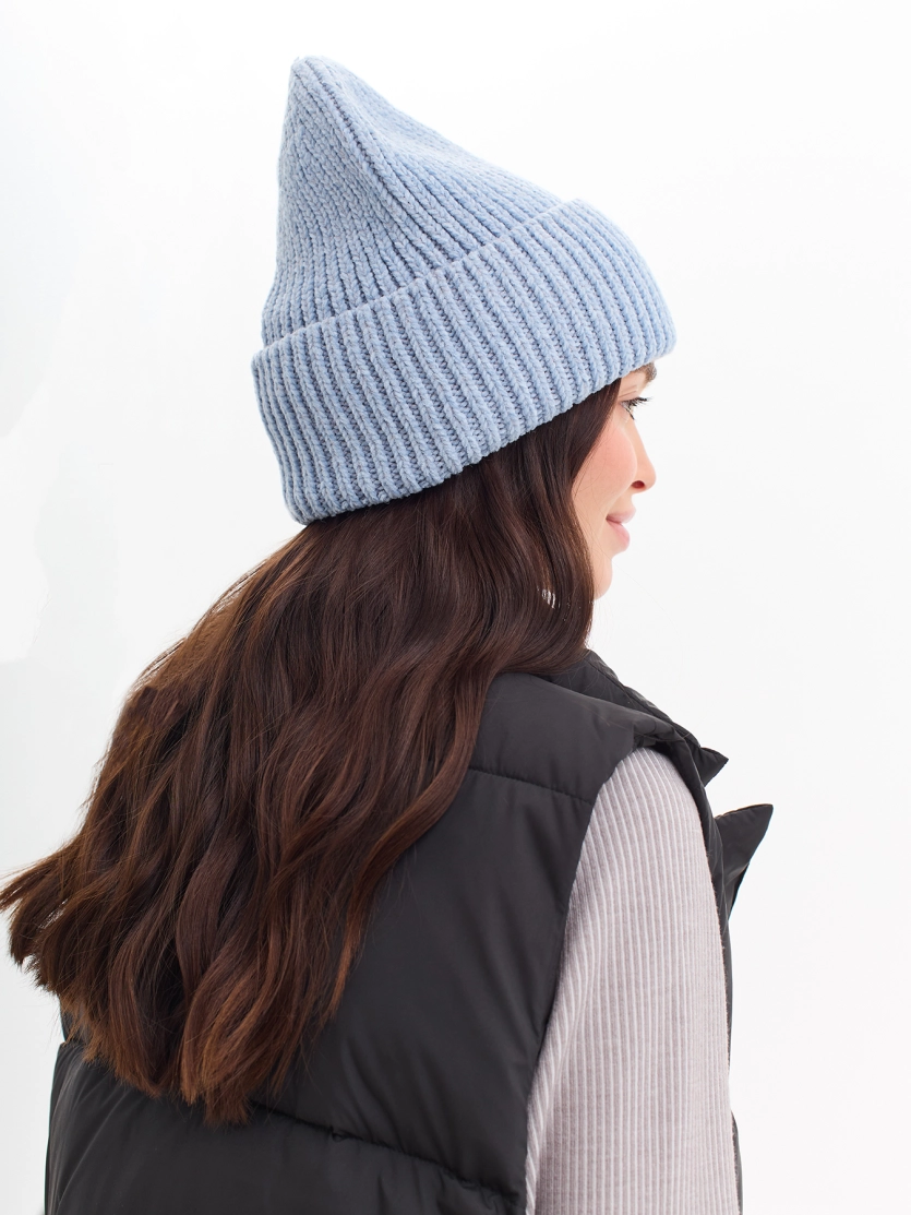 Вязаная шапка с отворотом