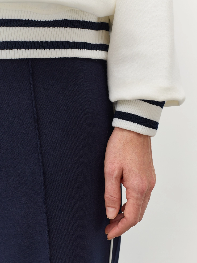 Джемпер с короткой молнией