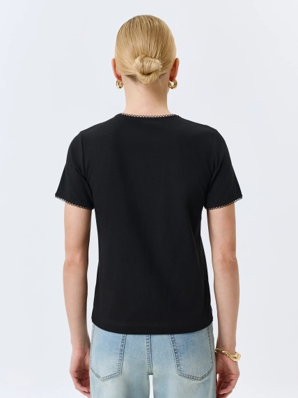 Футболка с кружевным кантом