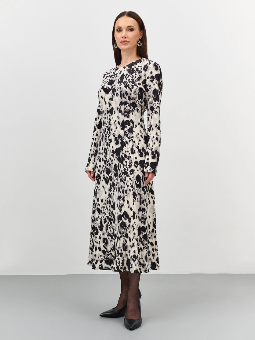 Платье с монохромным принтом