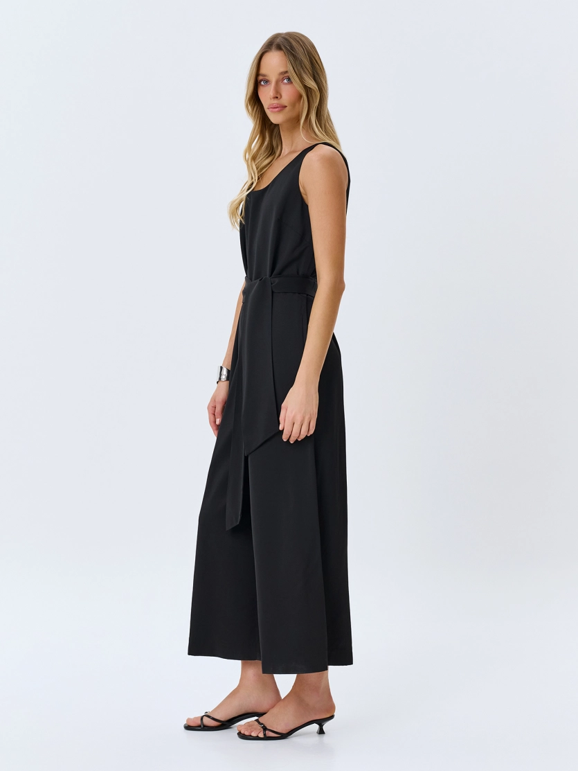 Свободный комбинезон из района