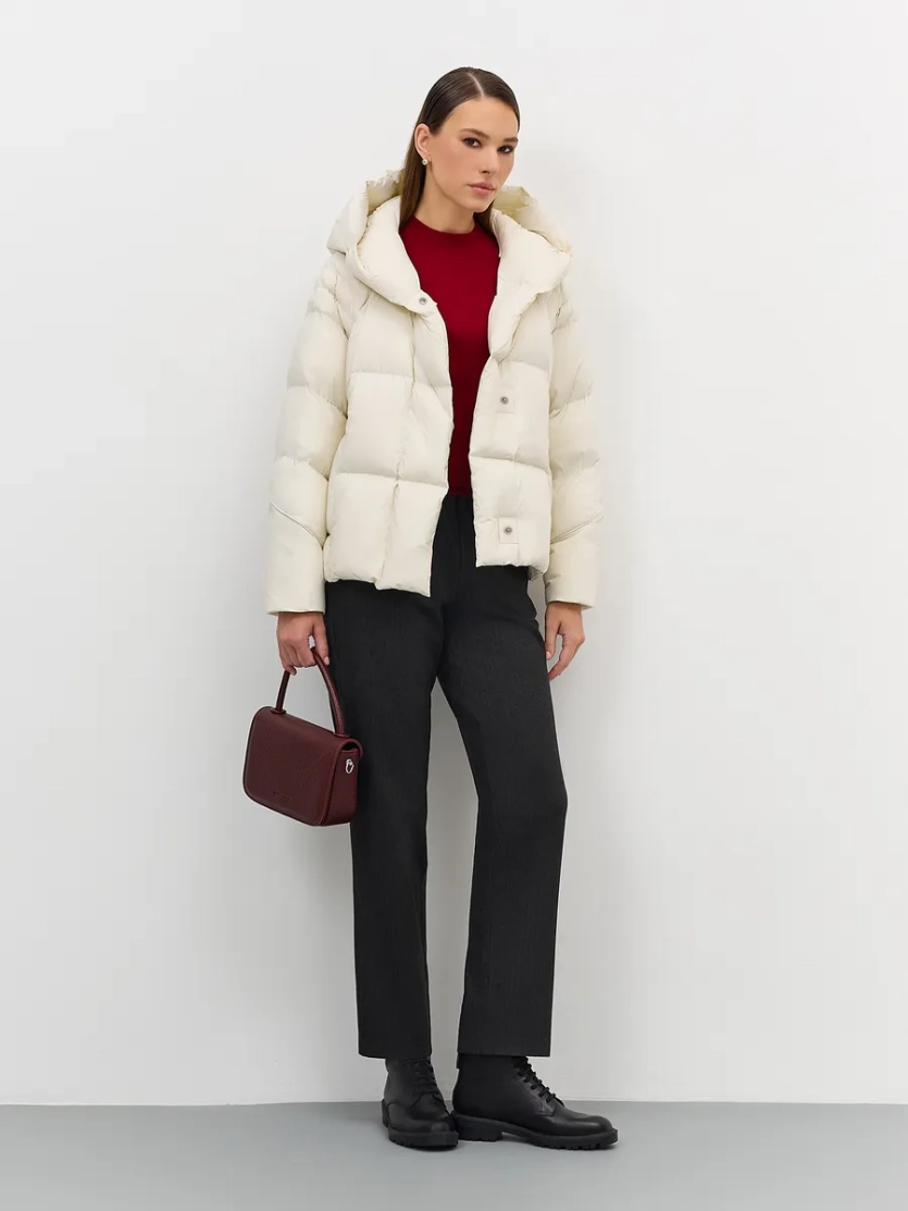 Легкий короткий пуховик