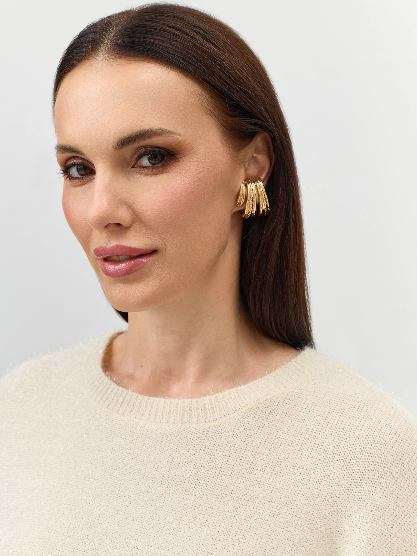 Джемпер из мерцающей пряжи