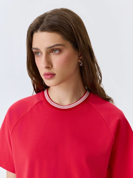 Яркая футболка из 100% хлопка