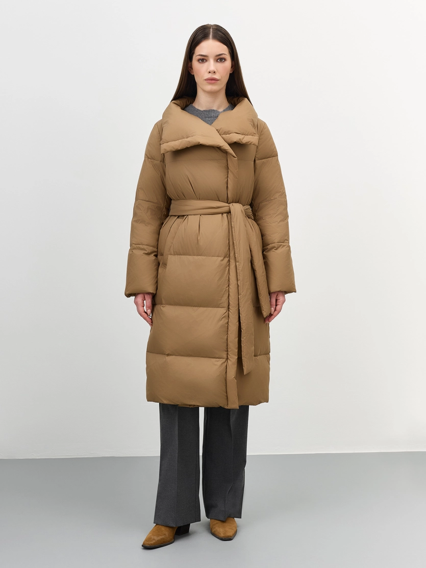 Легкое пуховое пальто на запах