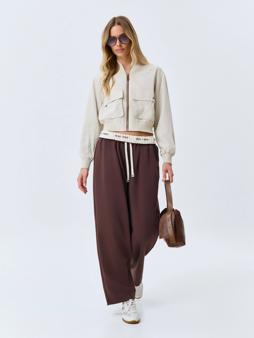 Широкие брюки багги со складками