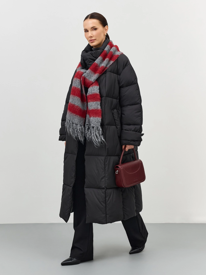 Яркий шарф в полоску 