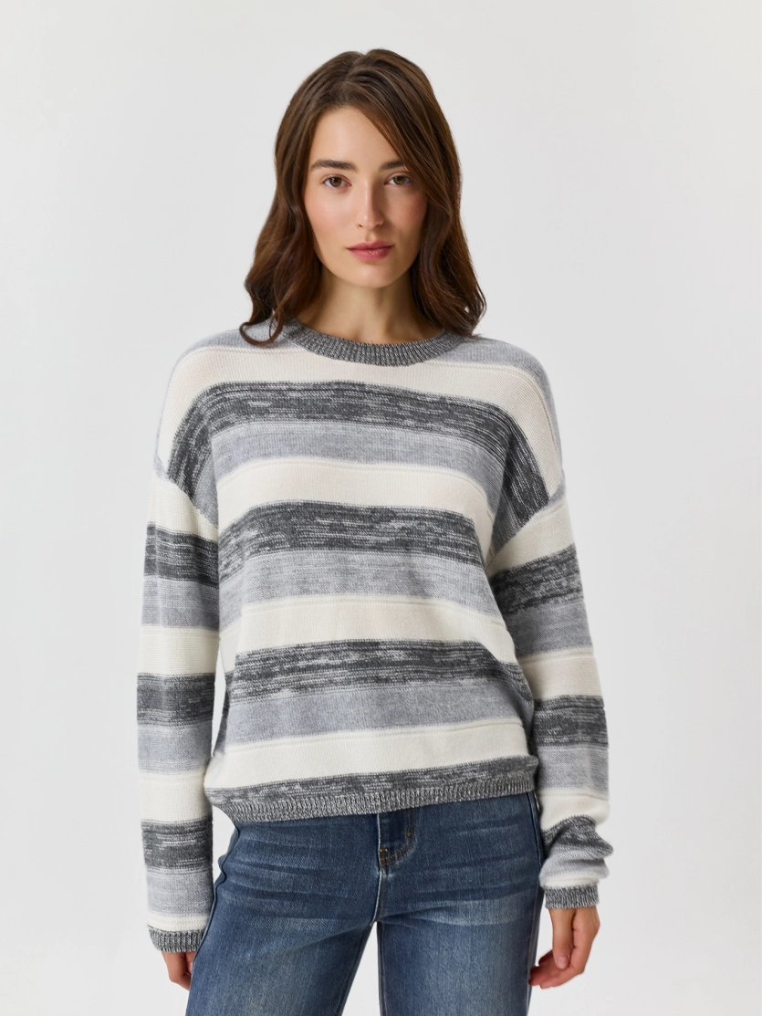 Джемпер из вискозы в полоску