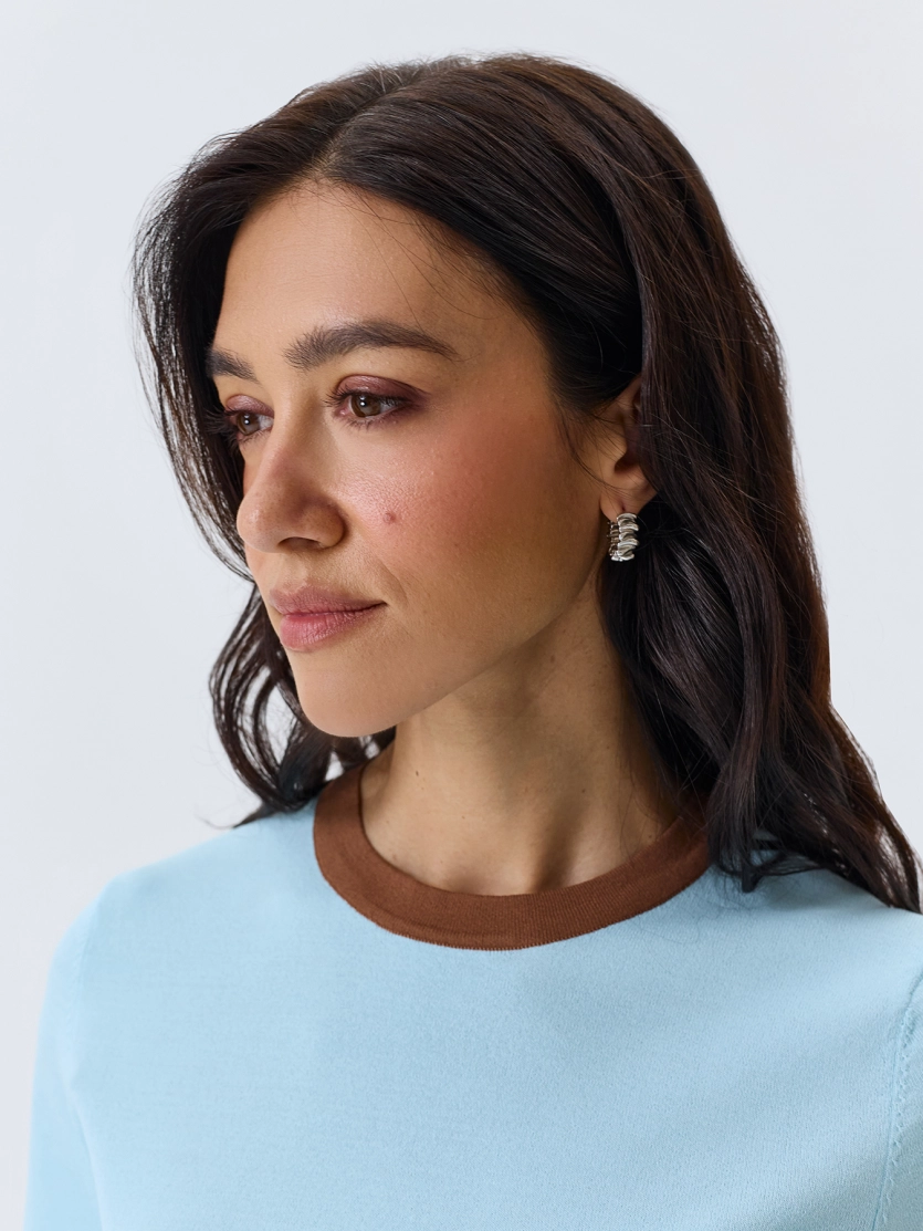 Вязаная футболка с контрастными деталями