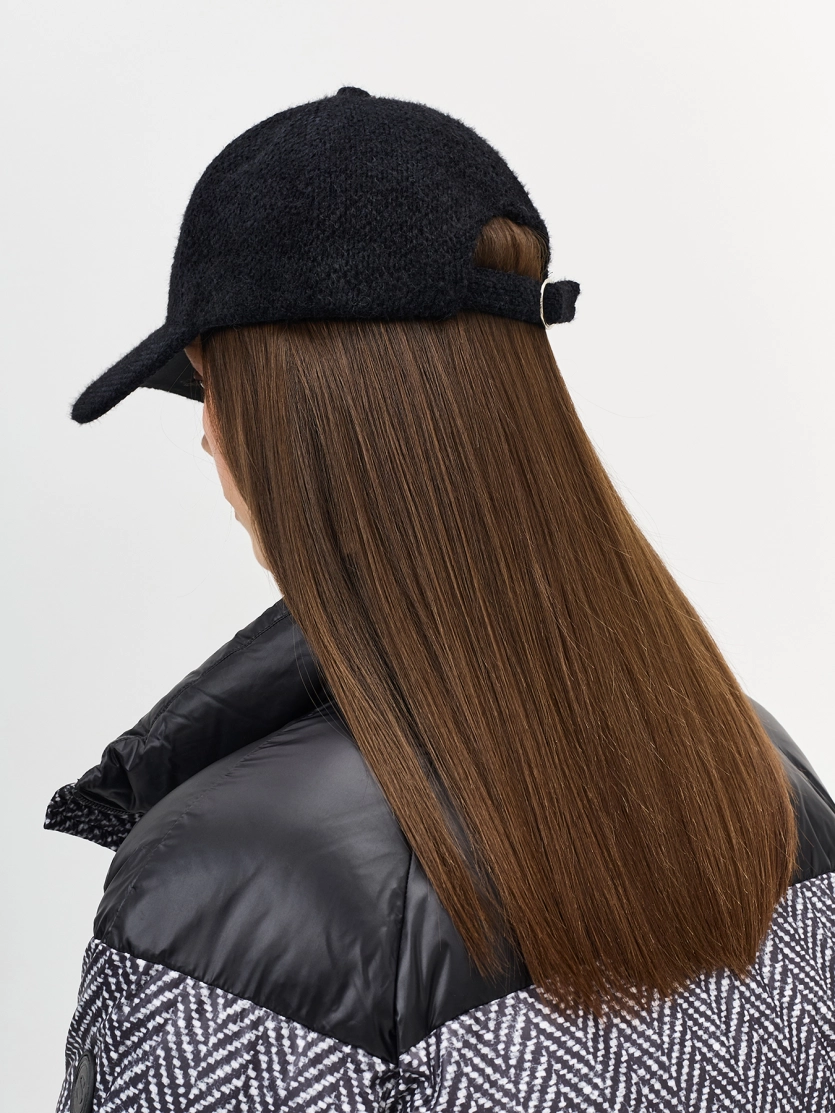 Кепка из фактурного текстиля