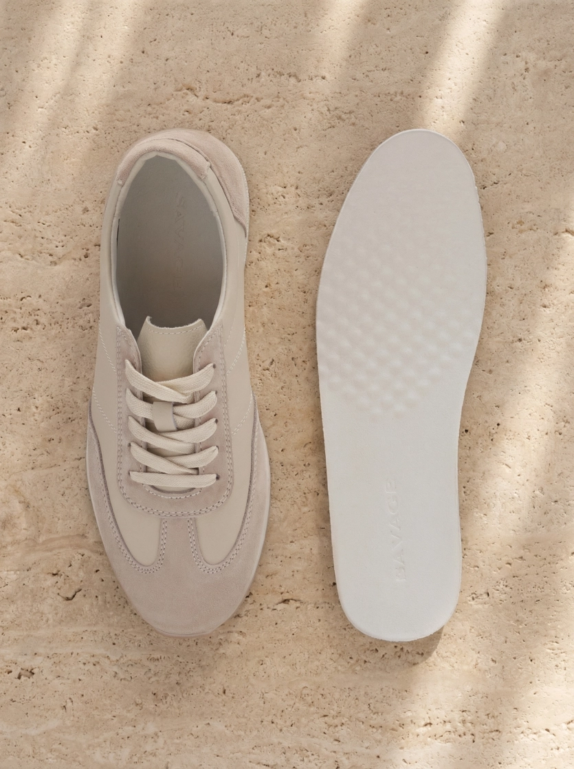 Легкие кроссовки из натуральной кожи