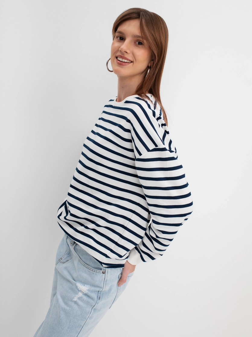 Джемпер oversize в полоску