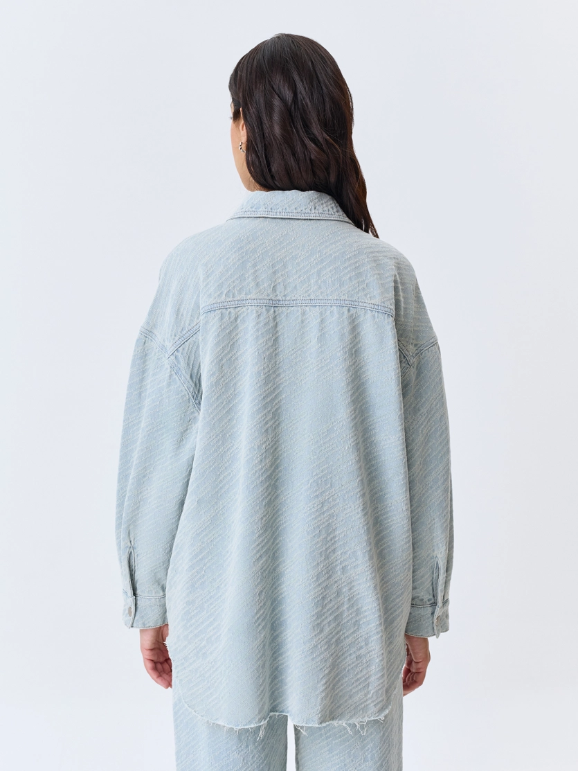 Рубашка из фактурного денима