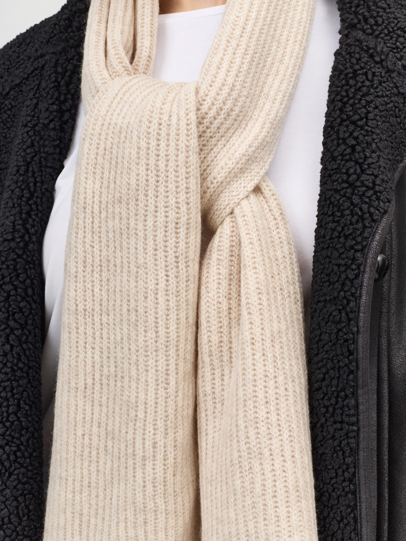 Базовый шерстяной шарф