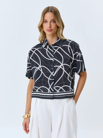 Блузка с абстрактным принтом