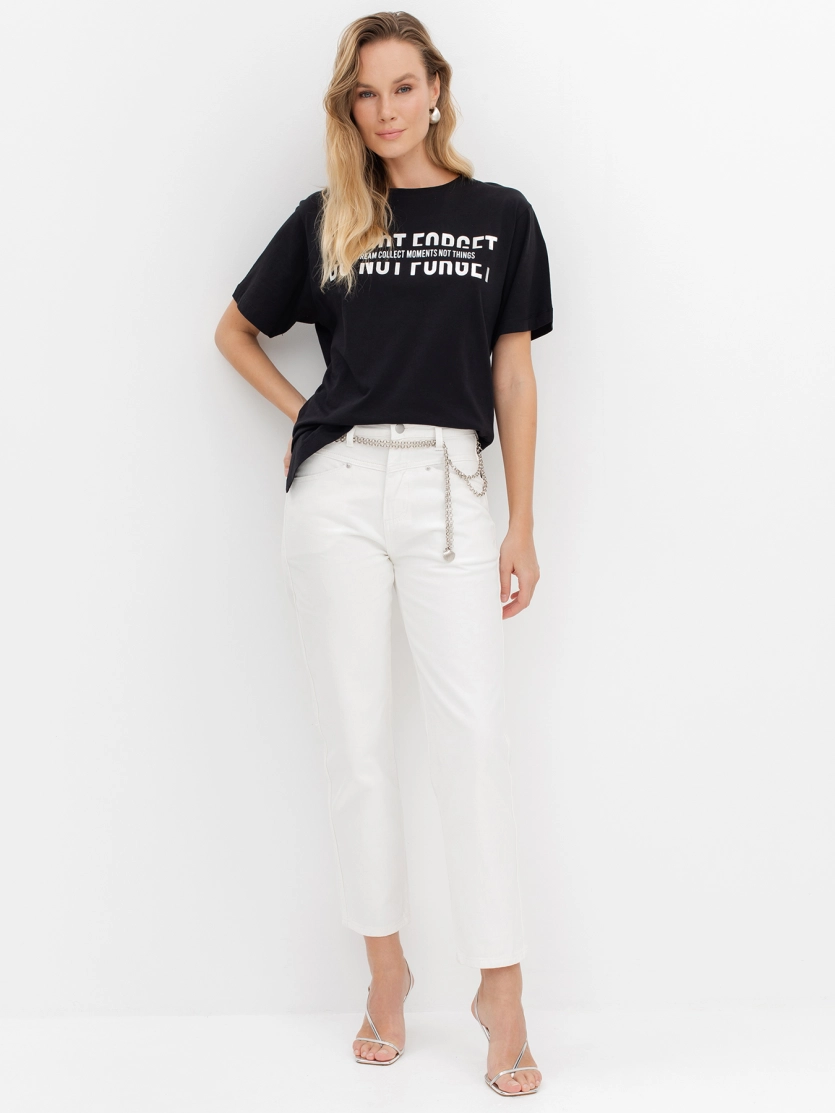 Oversize футболка с акцентным фольгированным принтом