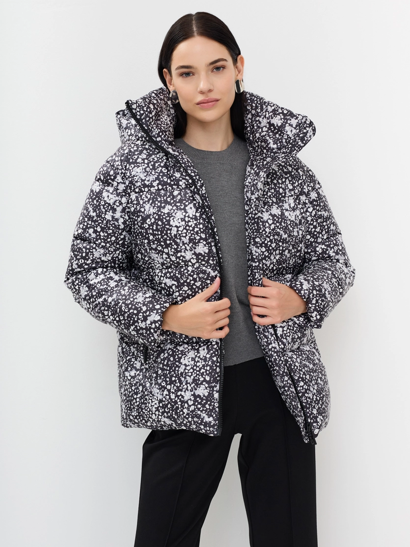 Oversize куртка с абстрактным принтом