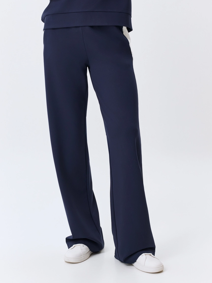 Брюки с контрастными лампасами