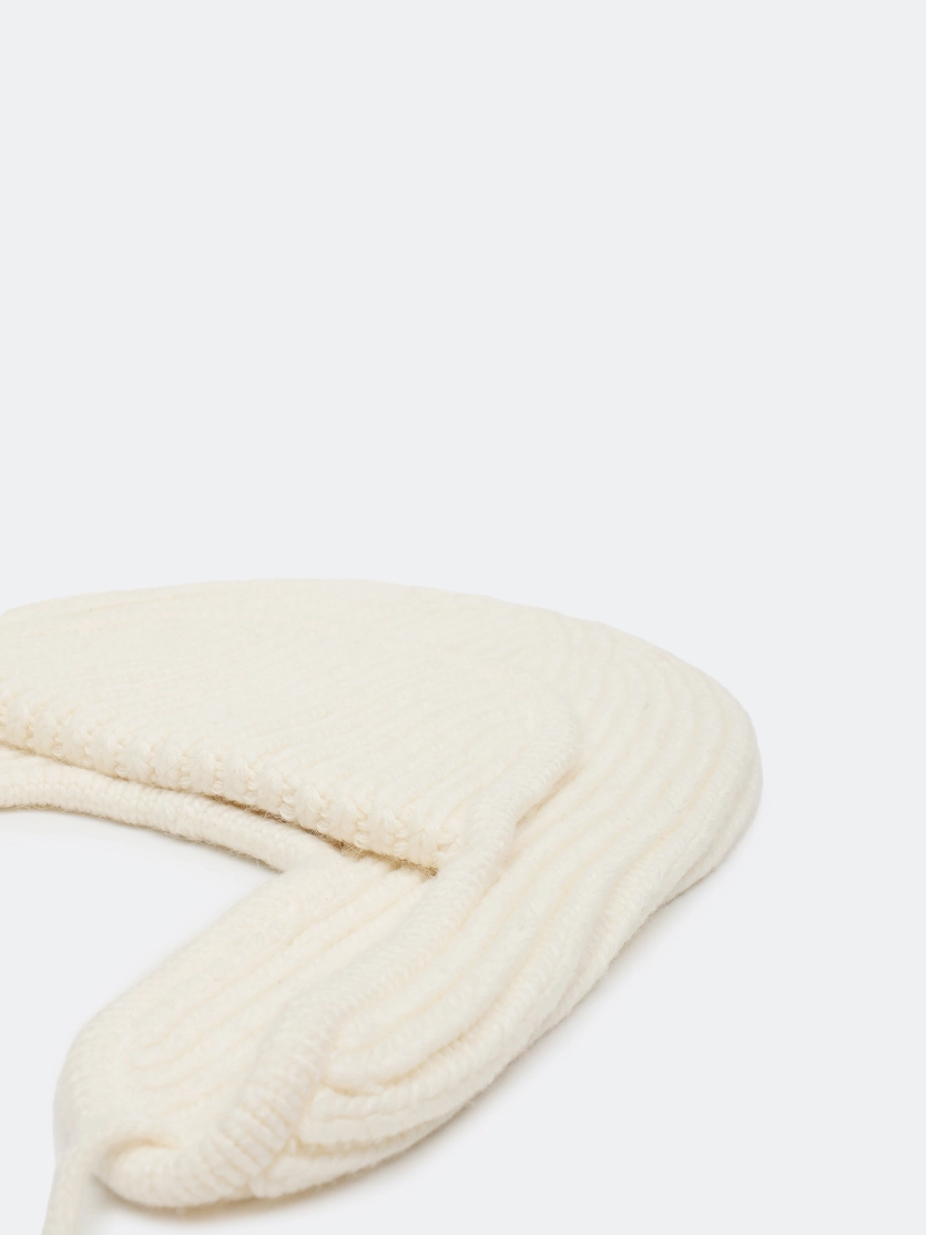 Вязаная шапка-ушанка