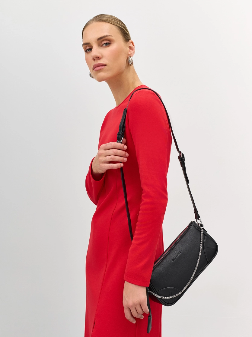 Сумка-такса с декоративной цепочкой