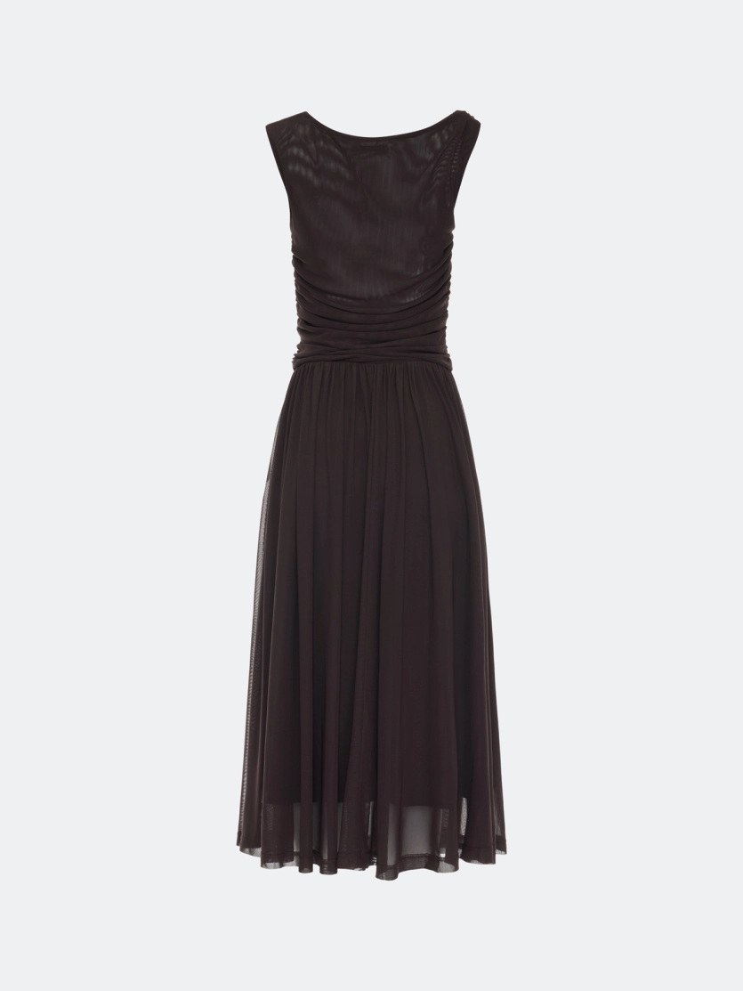 Платье с открытыми плечами