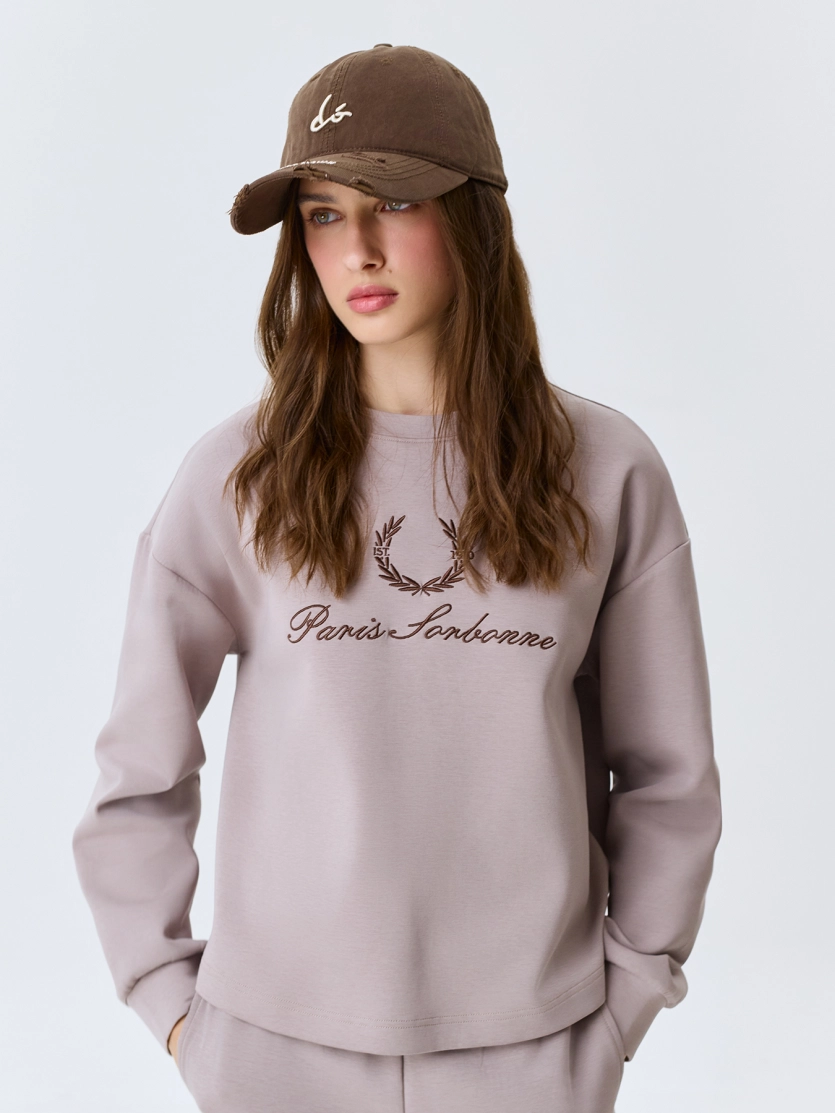 Кепка с объемной вышивкой