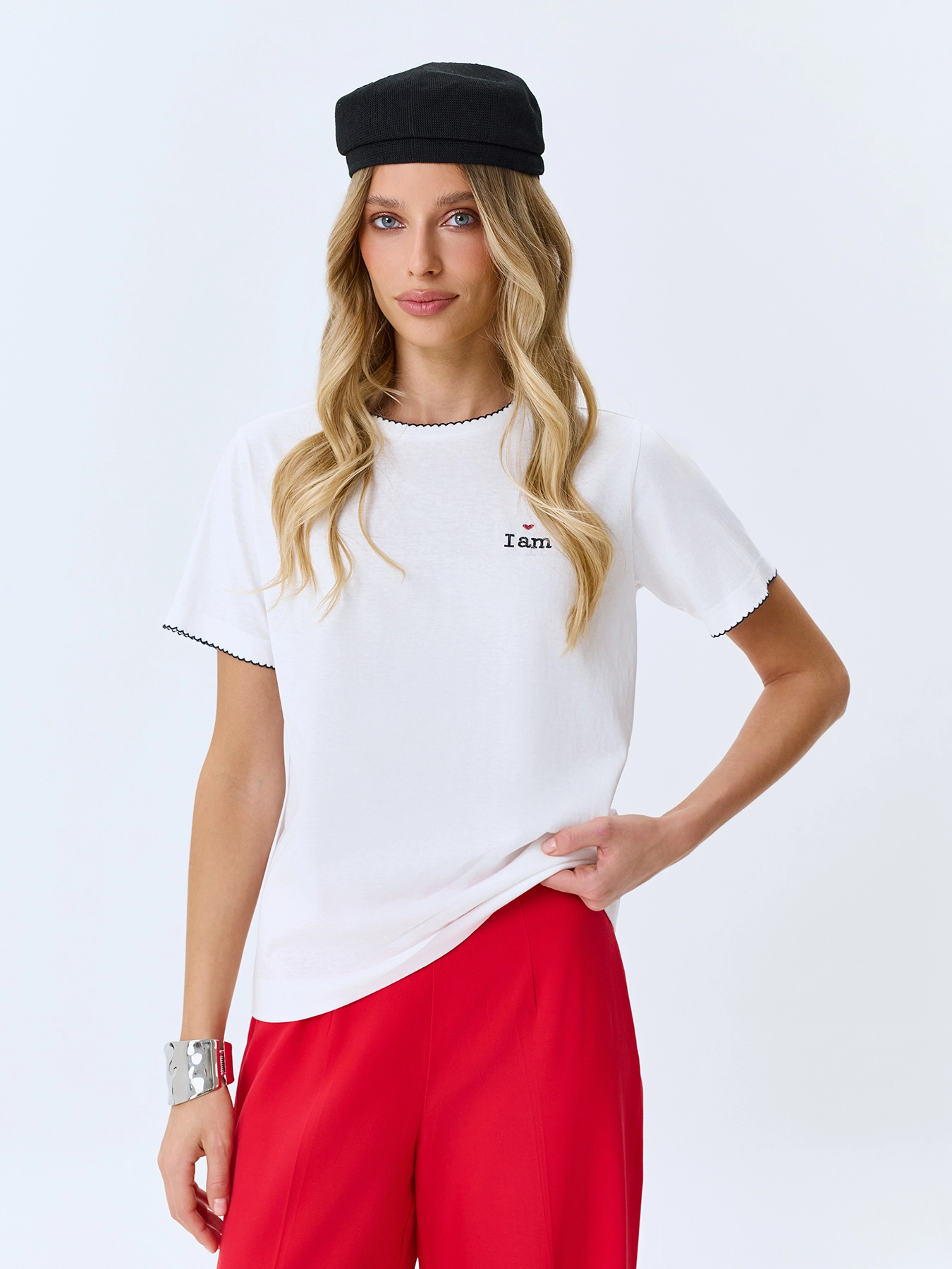 Футболка из тенселя с деликатной вышивкой SAVAGE