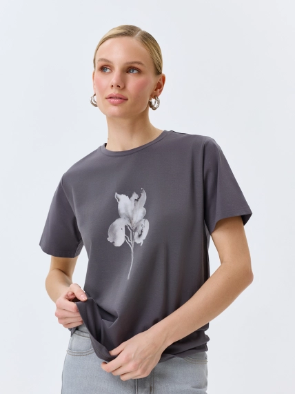 Футболка с флоральным принтом