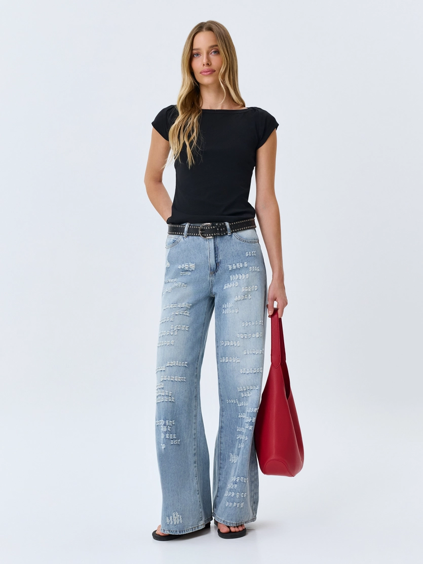 Базовая приталенная футболка