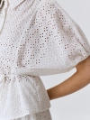 Ажурная блузка с объемными рукавами