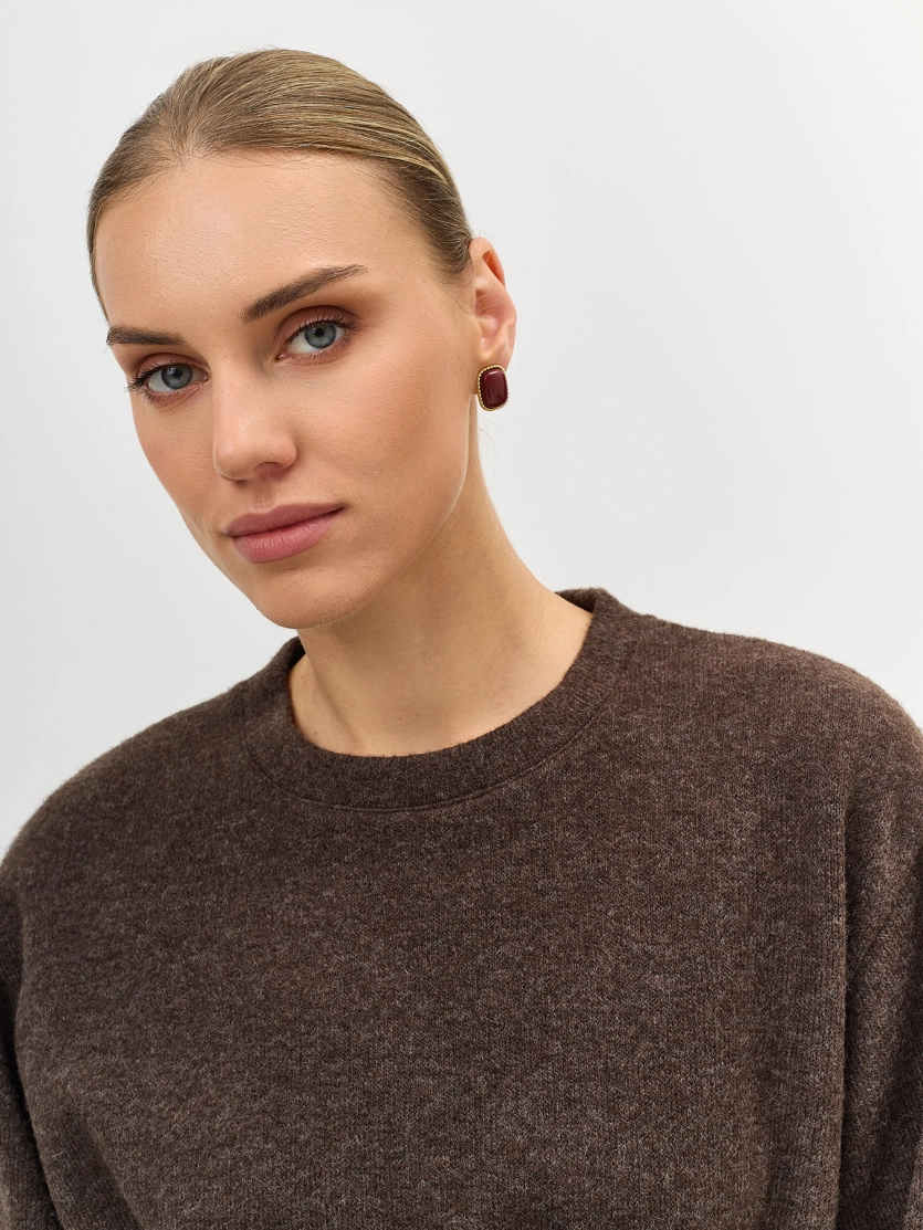 Теплый джемпер с тонким поясом