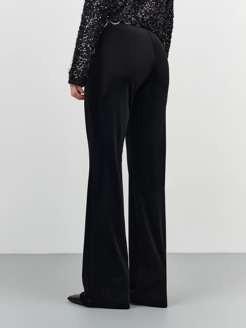 Бархатные брюки клеш с акцентым поясом