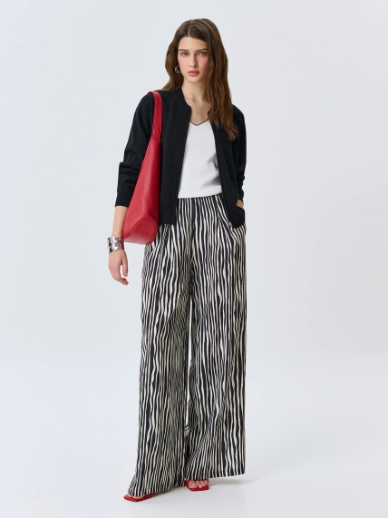 Яркий комплект из сумки и косметички