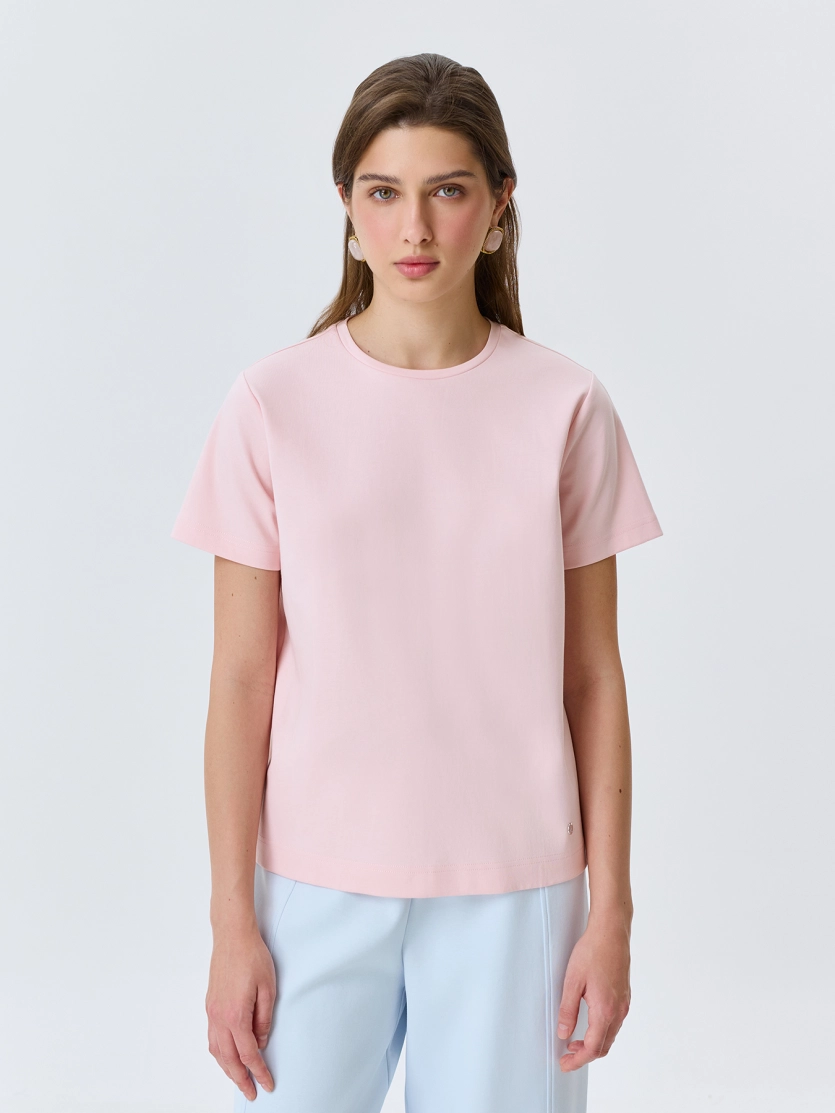 Базовая яркая футболка