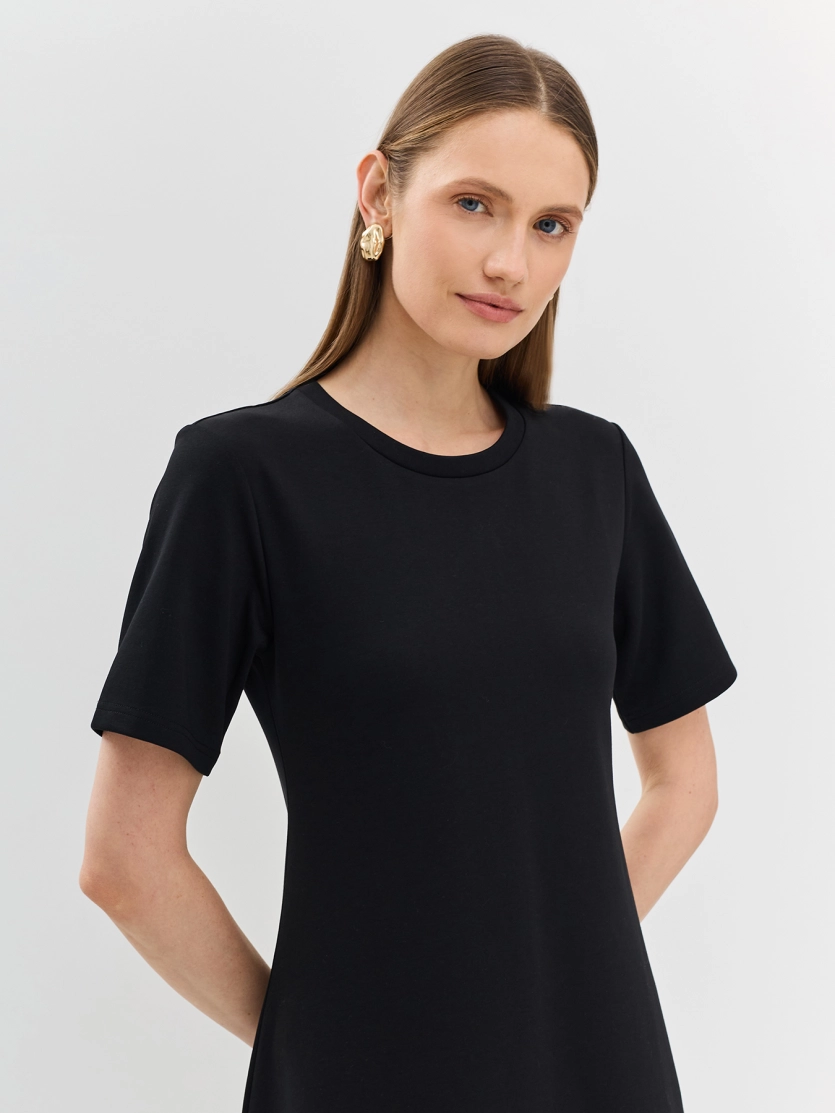 Трикотажное платье-миди А-силуэта