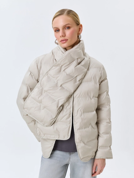 Стеганная куртка с  шарфом